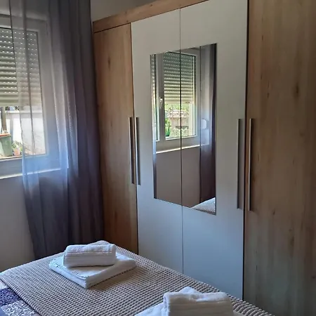 Apartman Lexi *